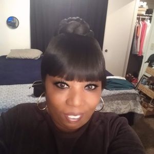 Meet your Posher, Sharon